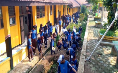 Kegiatan Bersih Sekolah